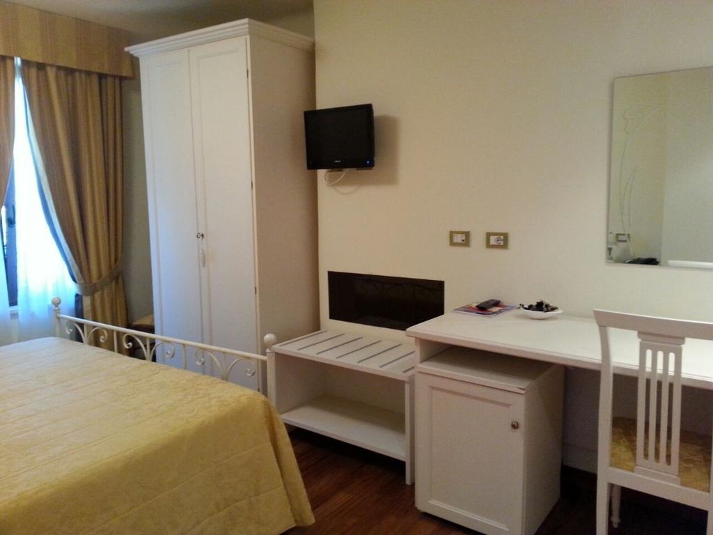 Hotel Ristorante Ruatta San Maurizio Phòng bức ảnh
